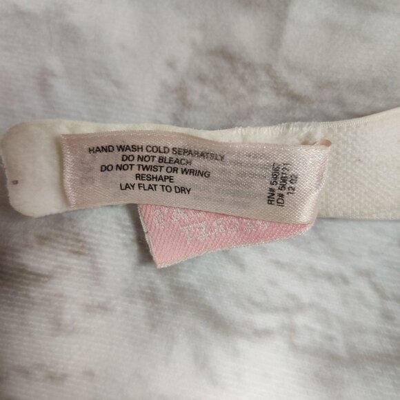 Victorias Secret 34C Ivory Lace Embroidered Underwire Bra Lightly Lined Mesh Cup - Picture 7 of 11